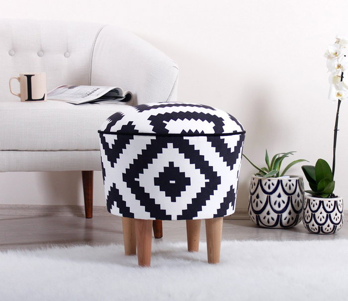 Atelier Del Sofa Puf Bohemio Blanco y Negro